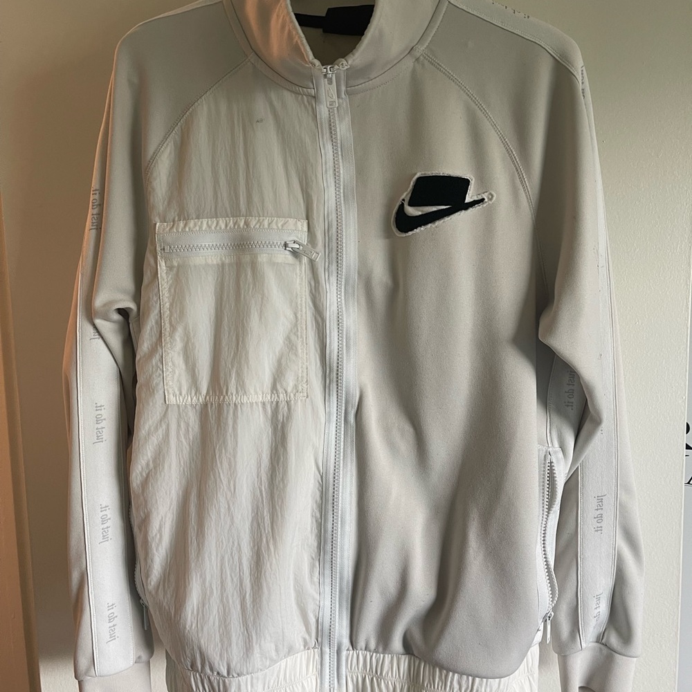 Nike Track suit - cream with black writing